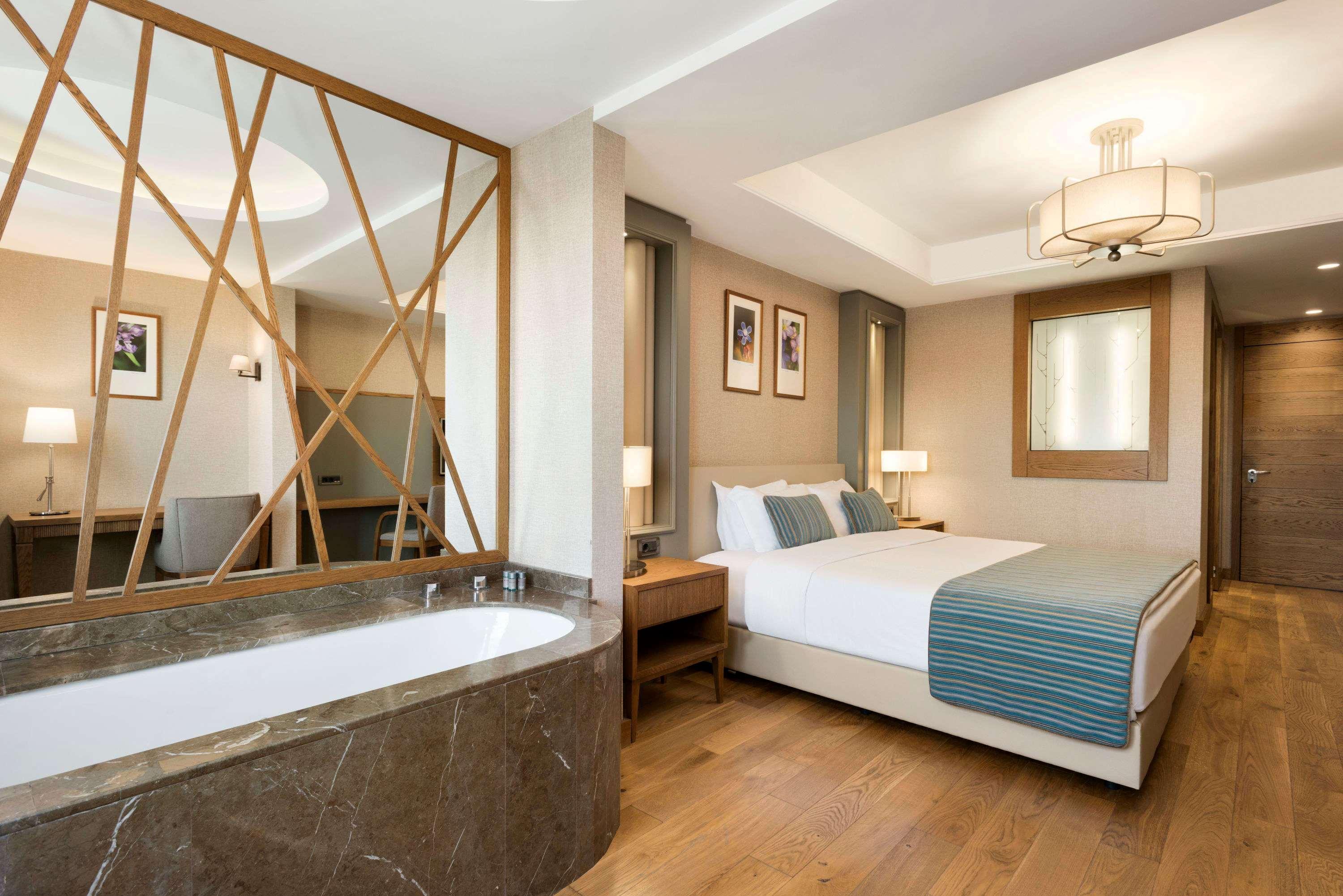 Ramada Hotel & Suites Adana Exterior foto